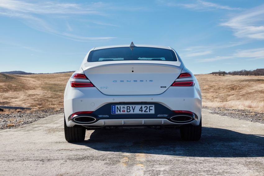 2022 Genesis G70 Sport with Luxury Pack - Rear Wallpaper 850x566 #8