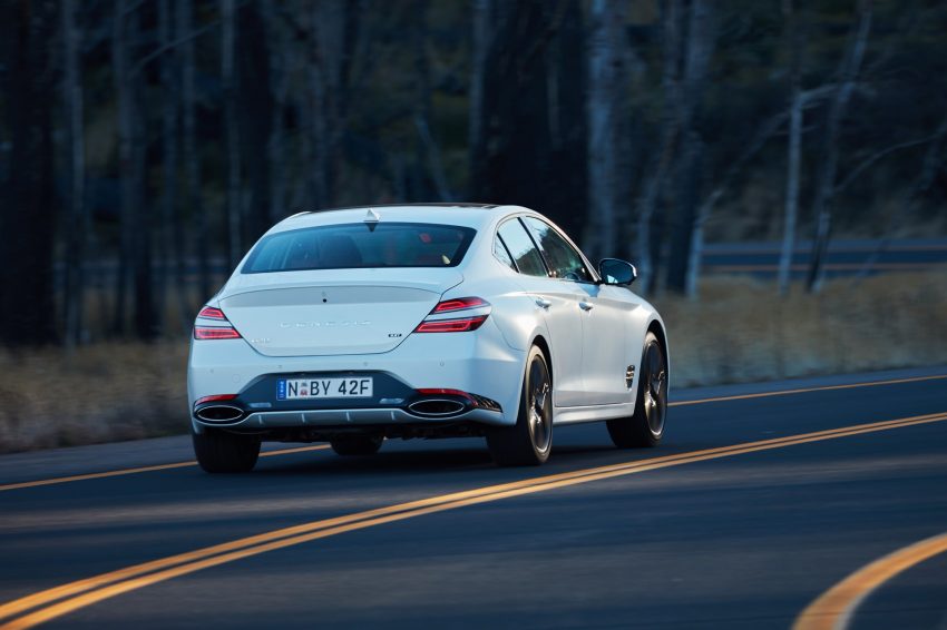 2022 Genesis G70 Sport with Luxury Pack - Rear Wallpaper 850x566 #24