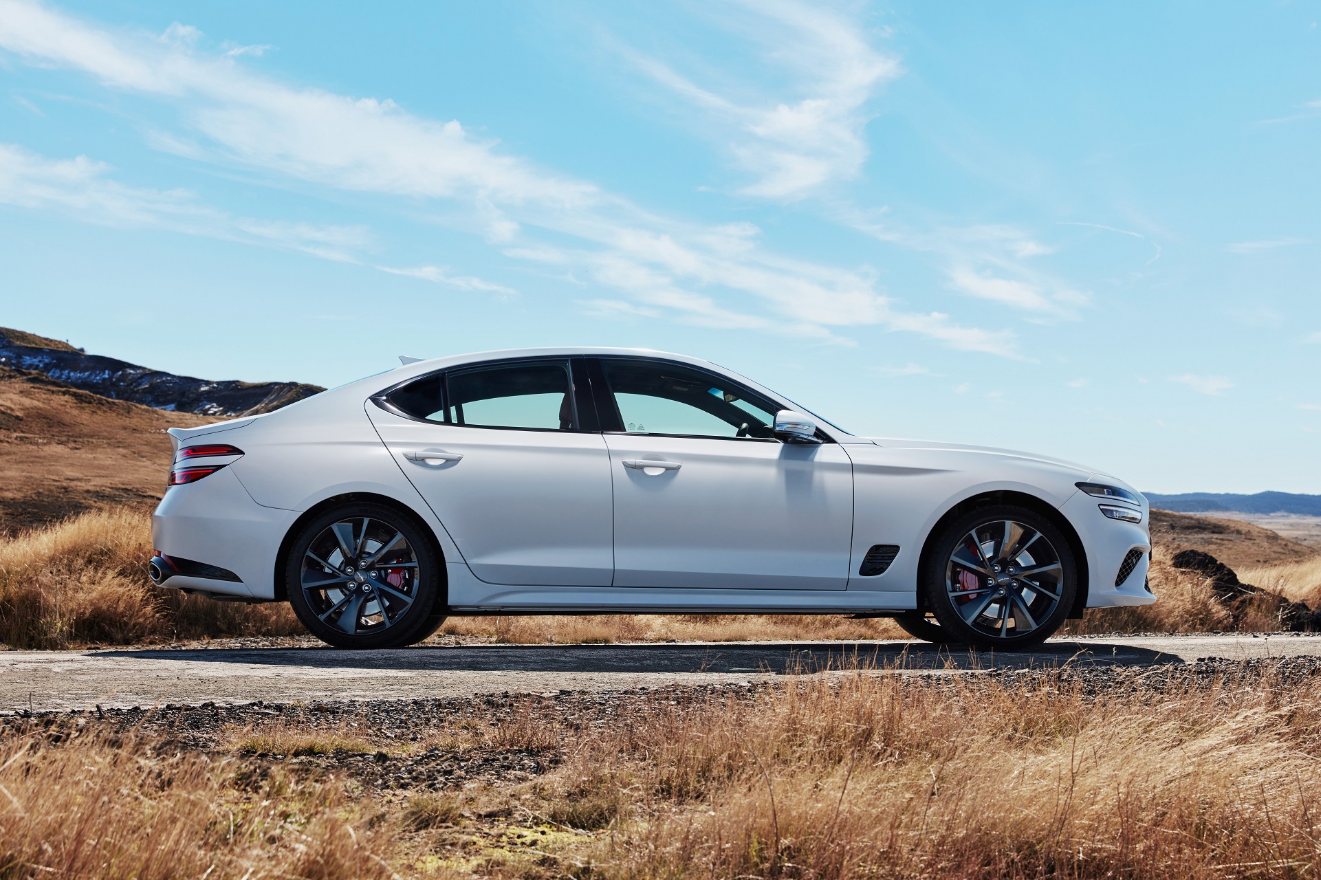 Download 2022 Genesis G70 Sport with Luxury Pack - Side HD Wallpaper 1921x1280 #5