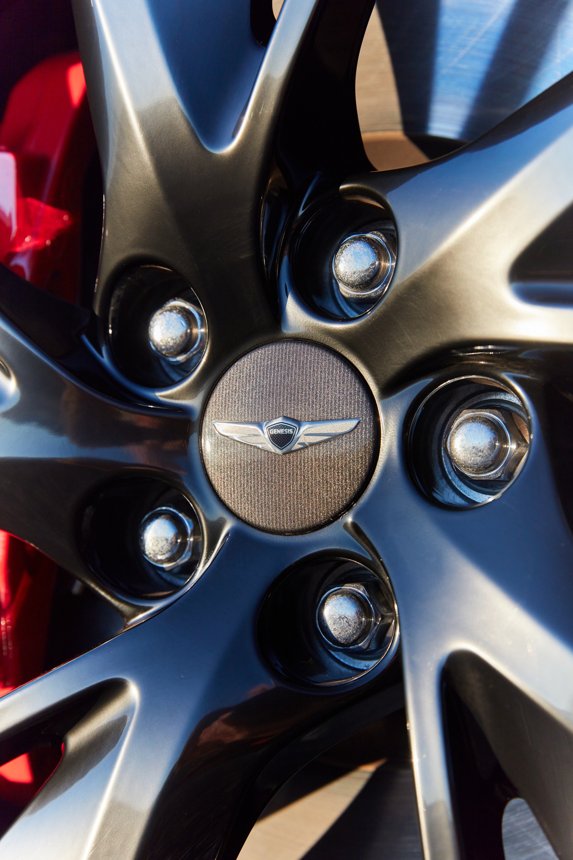 Download 2022 Genesis G70 Sport with Luxury Pack - Wheel HD Phone Wallpaper 1920x2880 #32