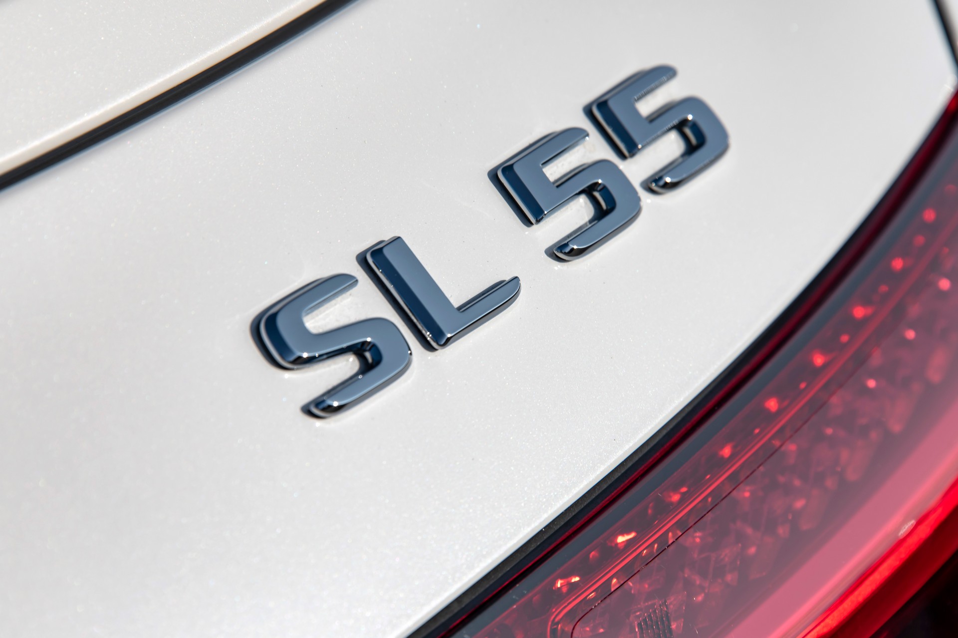 Download 2022 Mercedes-AMG SL 55 4Matic+ - US version - Badge HD Wallpaper 1920x1279 #62