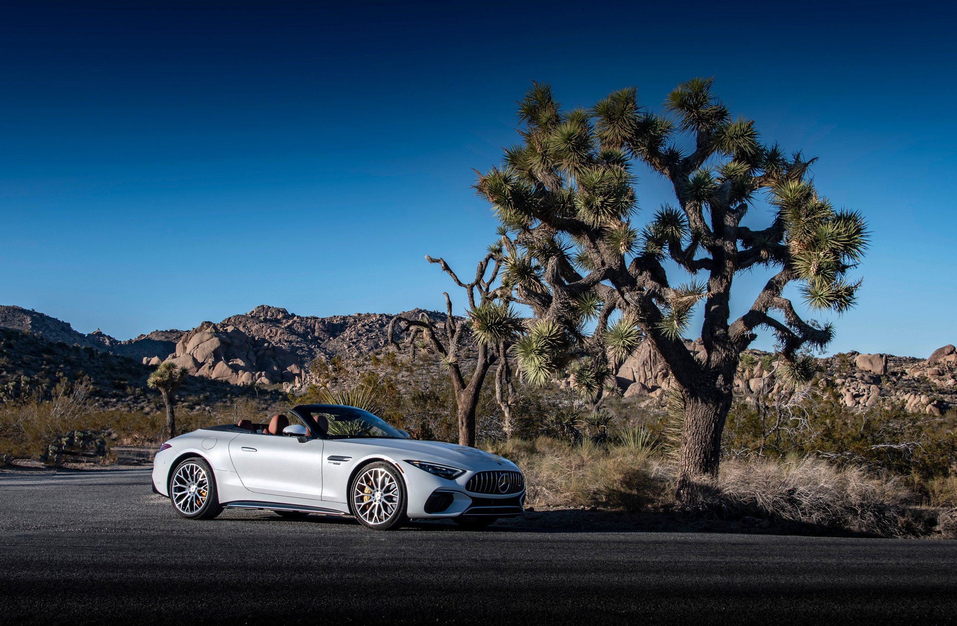Download 2022 Mercedes-AMG SL 55 4Matic+ - US version - Front Three-Quarter HD Wallpaper 1920x1256 #42
