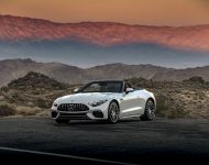 2022 Mercedes-AMG SL 55 4Matic+ - US version - Front Three-Quarter Wallpaper 190x150
