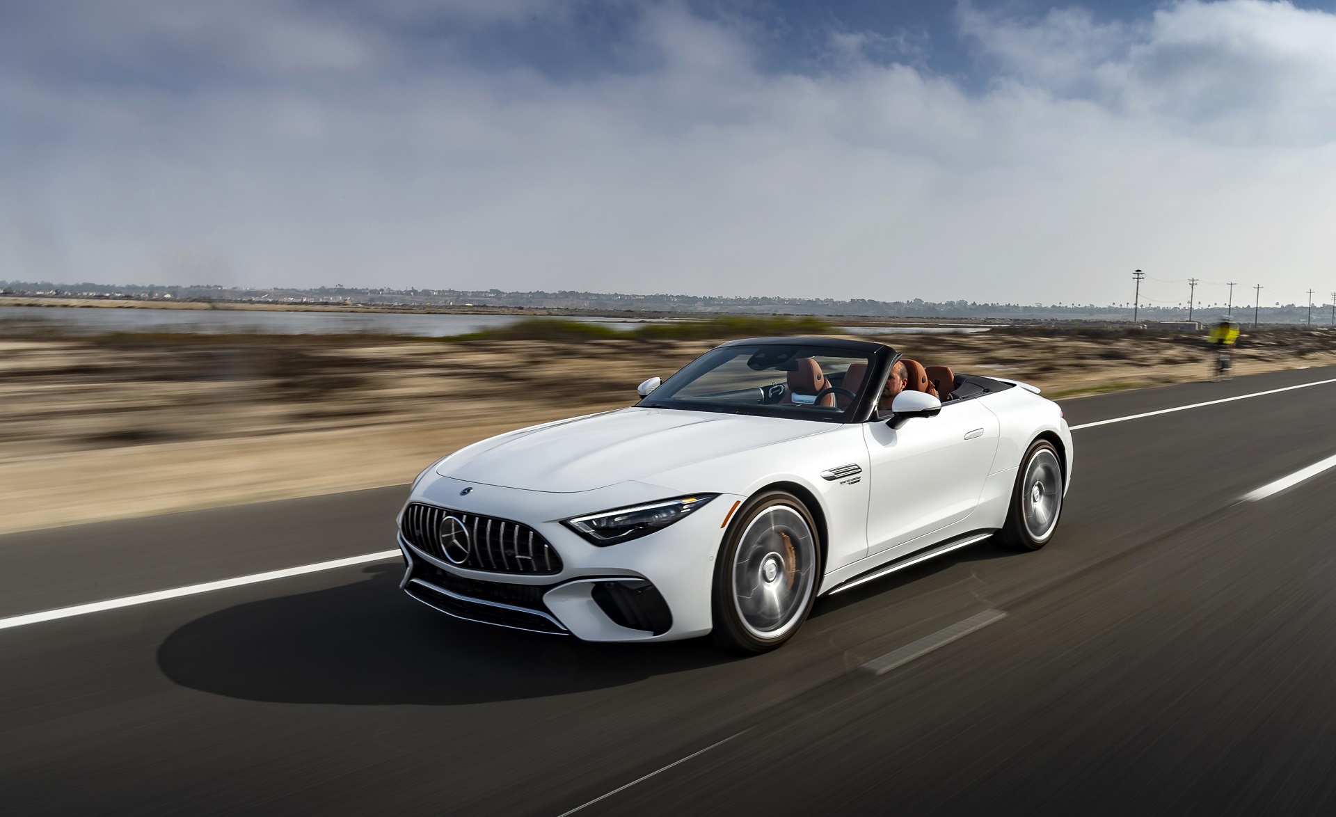 Download 2022 Mercedes-AMG SL 55 4Matic+ - US version - Front Three-Quarter HD Wallpaper 1920x1174 #3