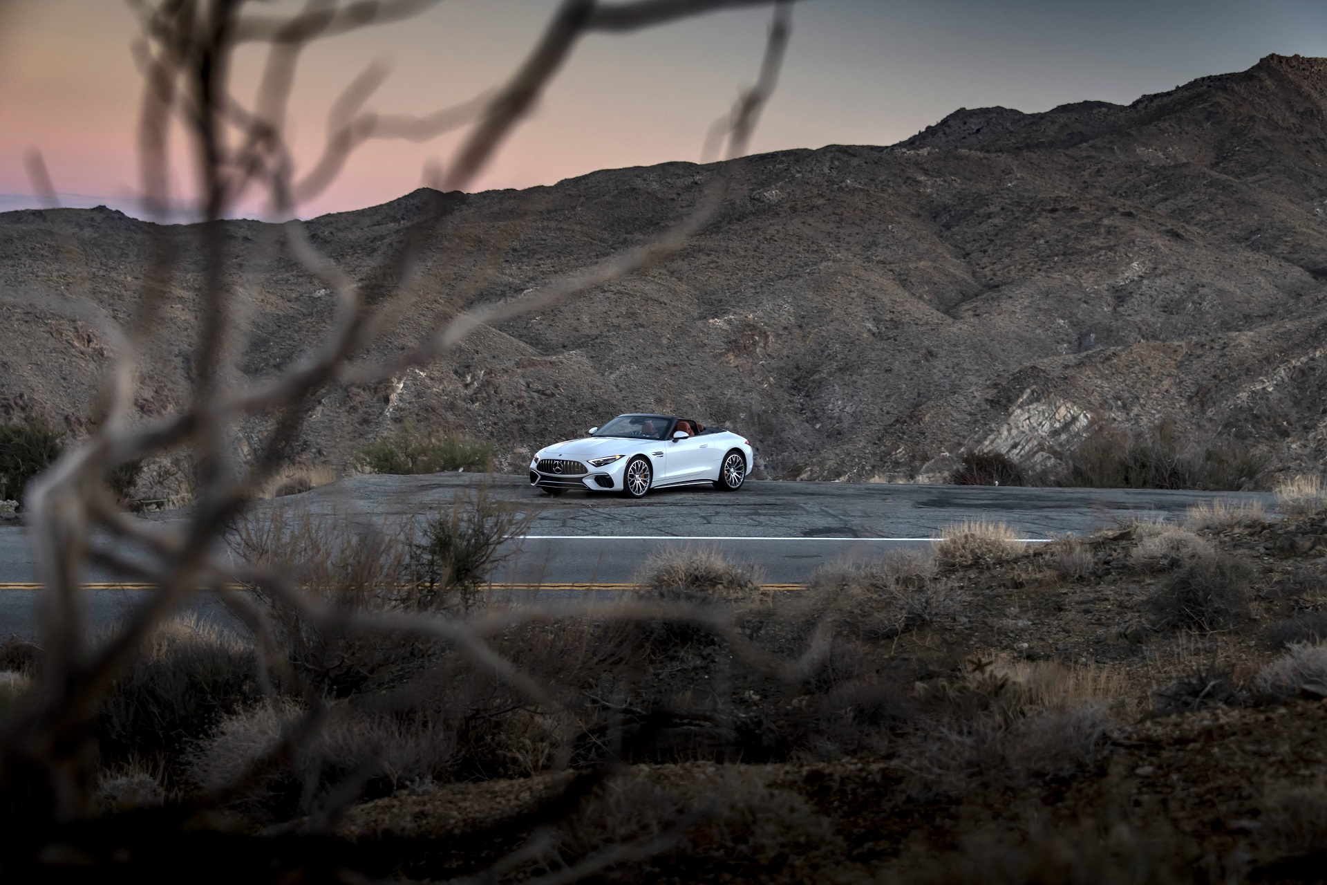 Download 2022 Mercedes-AMG SL 55 4Matic+ - US version - Front Three-Quarter HD Wallpaper 1920x1280 #39