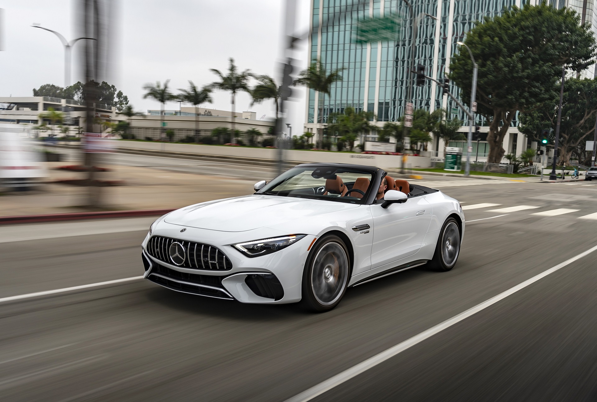 Download 2022 Mercedes-AMG SL 55 4Matic+ - US version - Front Three-Quarter HD Wallpaper 1920x1295 #5