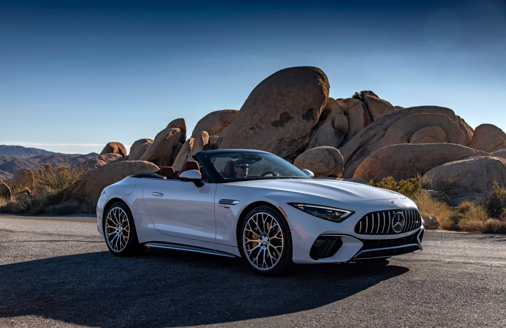 Download 2022 Mercedes-AMG SL 55 4Matic+ - US version - Front Three-Quarter HD Wallpaper 1920x1246 #35