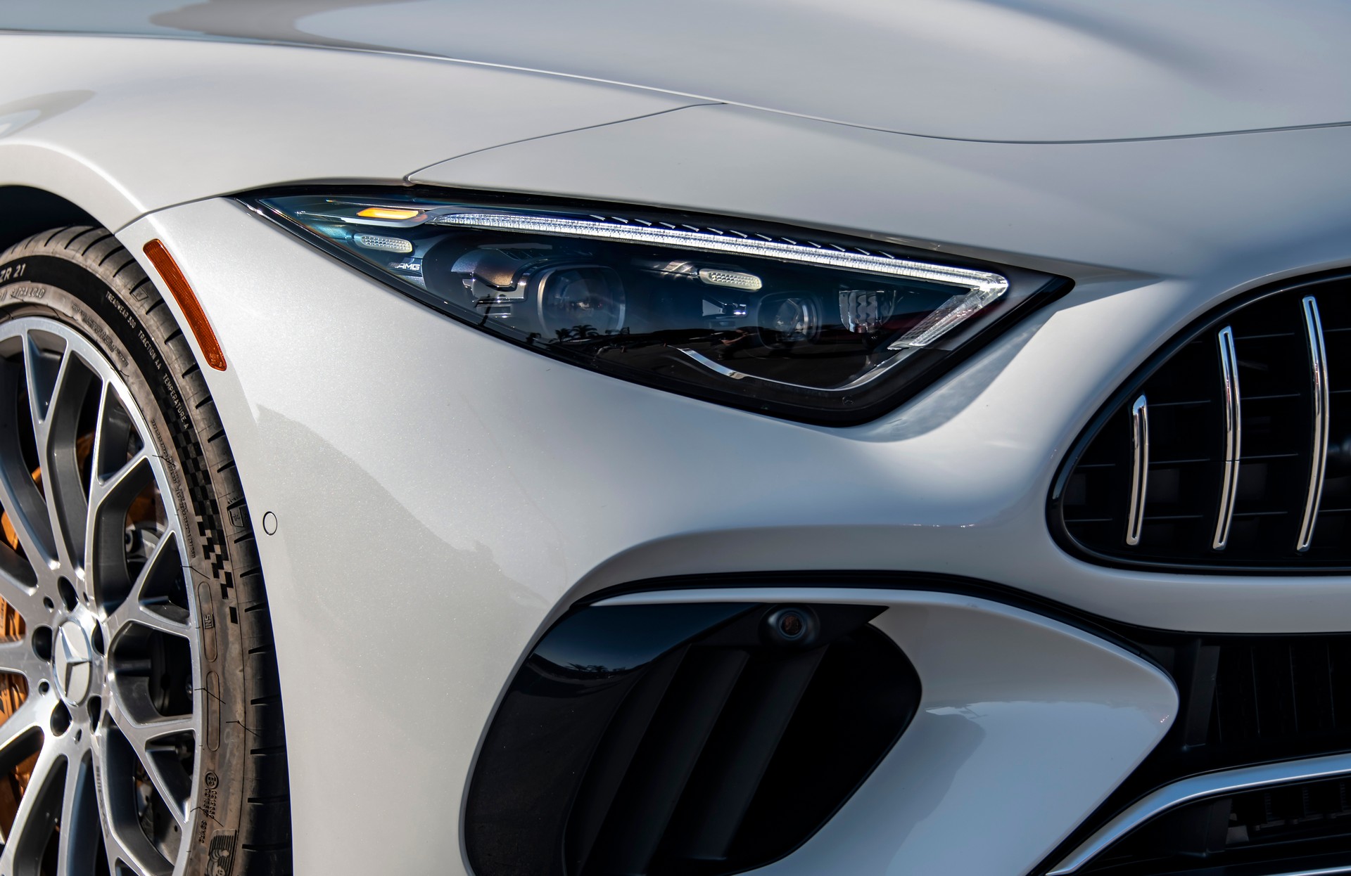 Download 2022 Mercedes-AMG SL 55 4Matic+ - US version - Headlight HD Wallpaper 1920x1246 #51