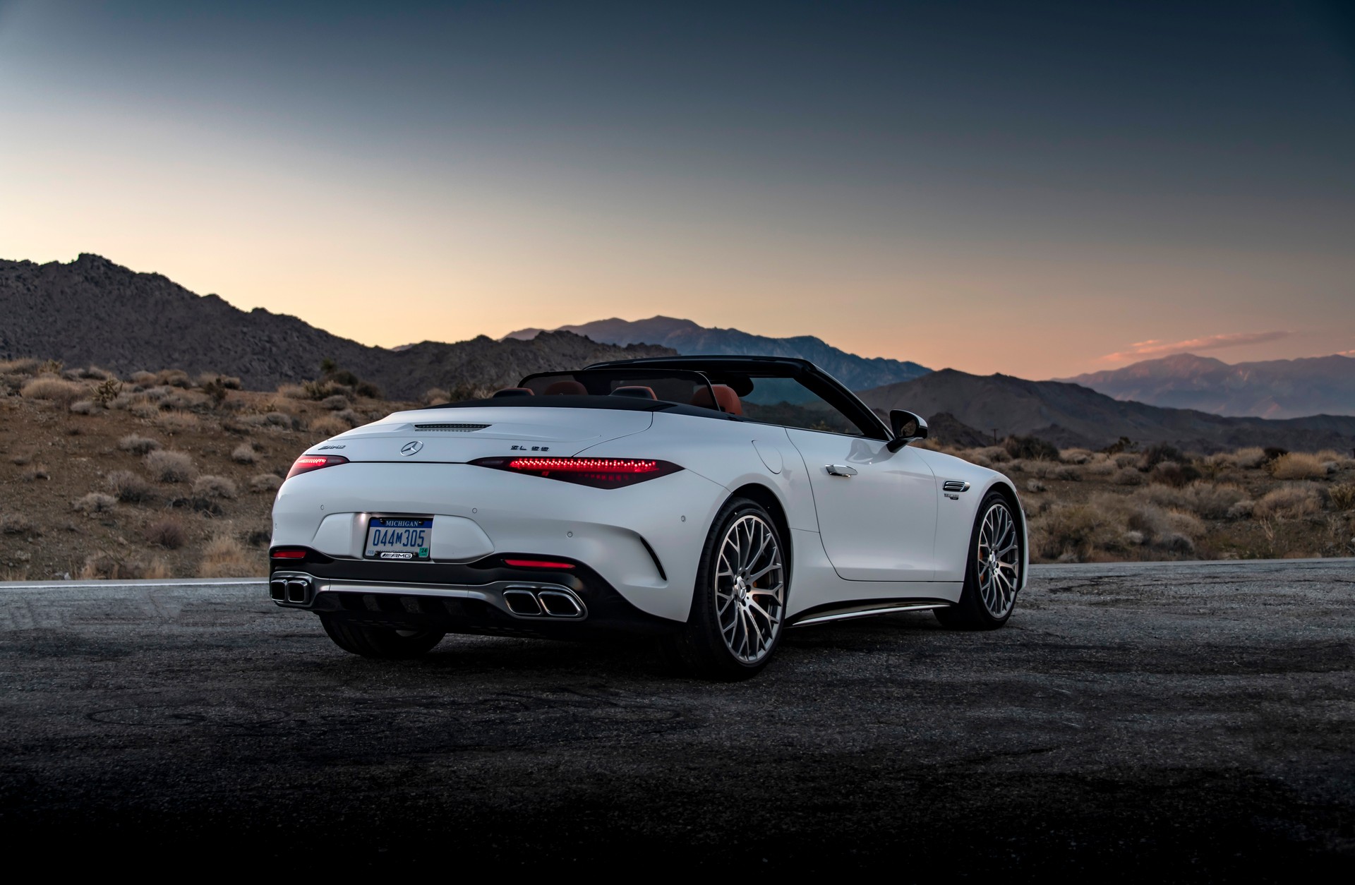 Download 2022 Mercedes-AMG SL 55 4Matic+ - US version - Rear Three-Quarter HD Wallpaper 1920x1254 #37