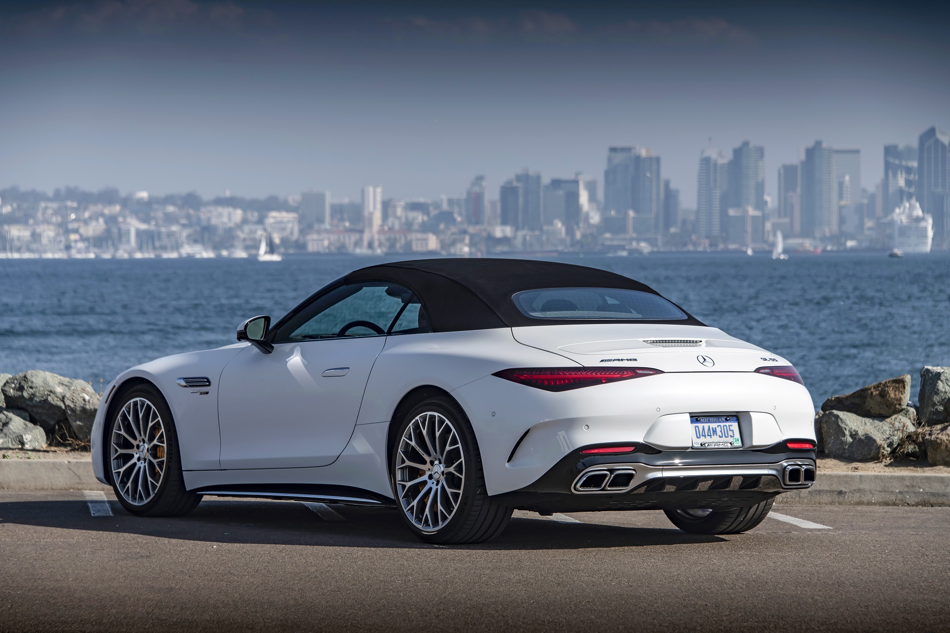 Download 2022 Mercedes-AMG SL 55 4Matic+ - US version - Rear Three-Quarter HD Wallpaper 1920x1279 #18