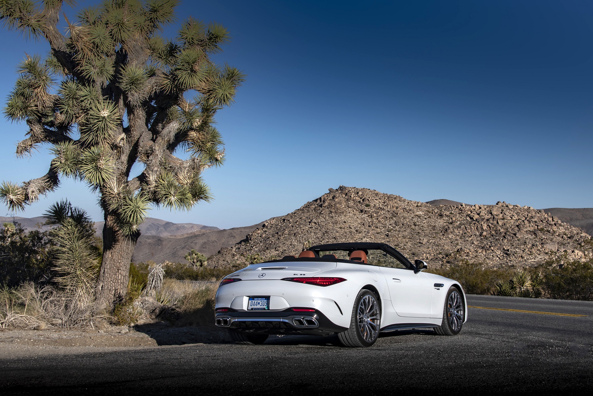 Download 2022 Mercedes-AMG SL 55 4Matic+ - US version - Rear Three-Quarter HD Wallpaper 1920x1283 #38