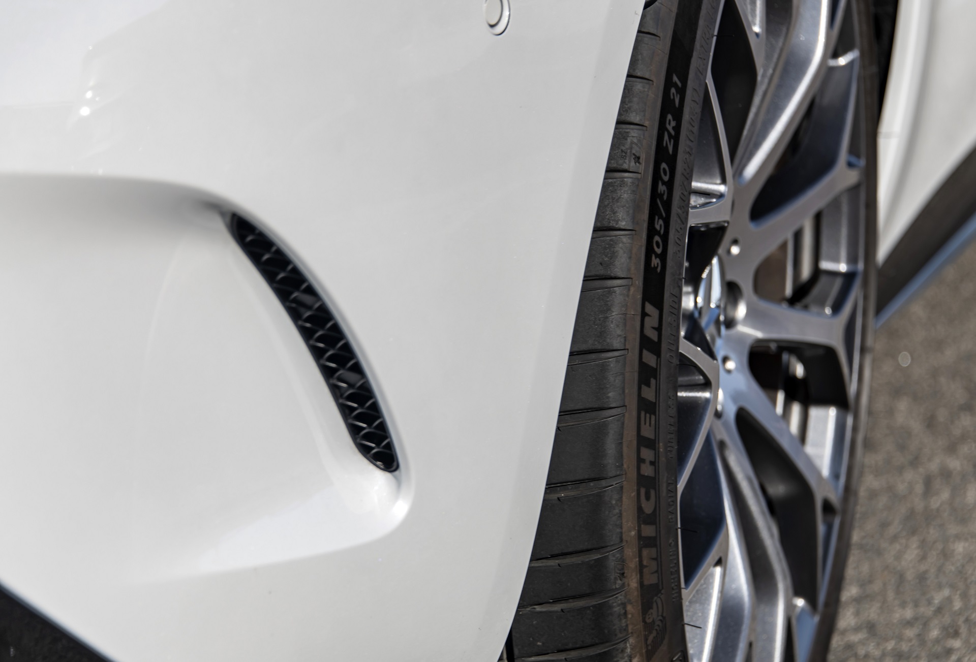 Download 2022 Mercedes-AMG SL 55 4Matic+ - US version - Side Vent HD Wallpaper 1920x1303 #57