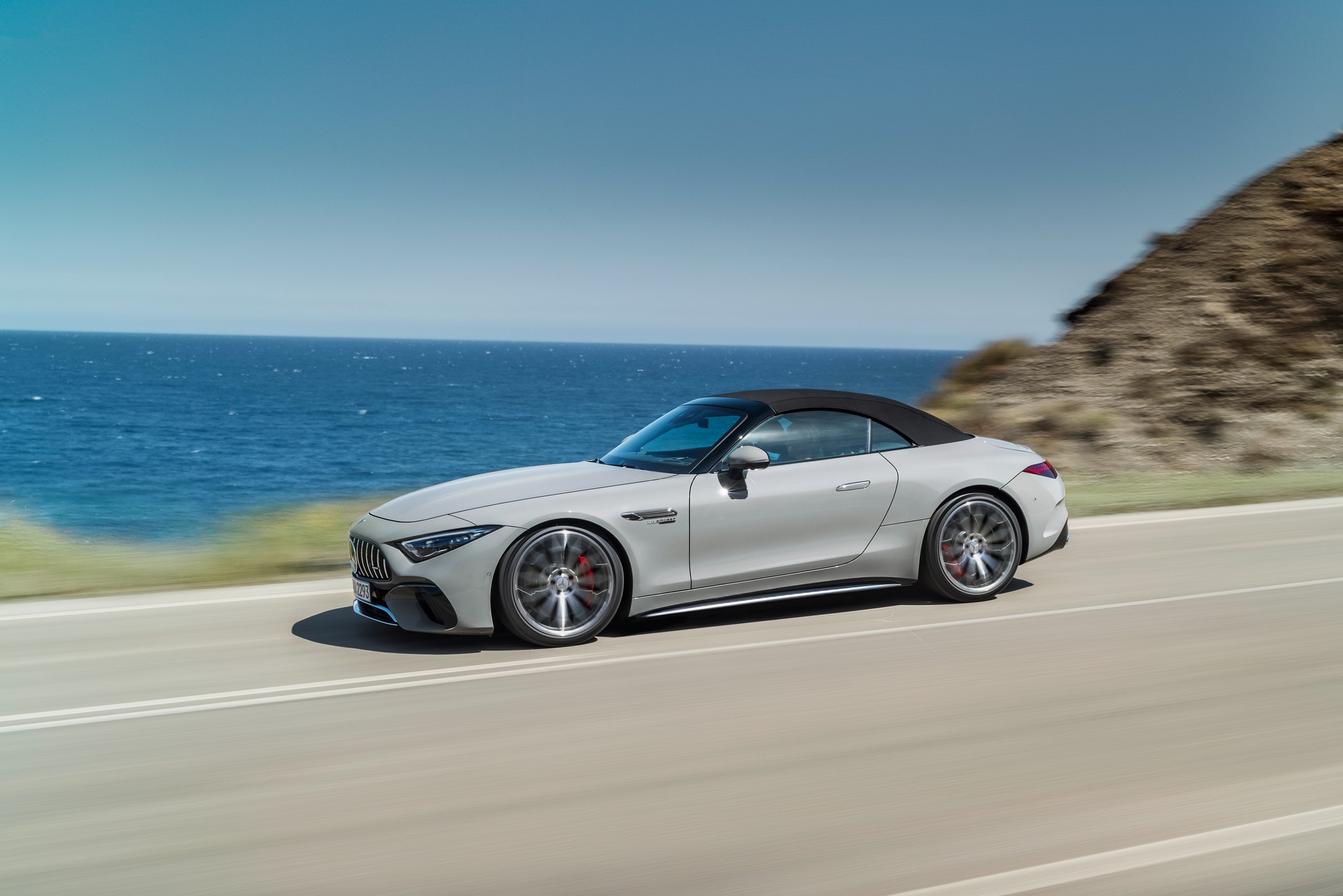 Download 2022 Mercedes-AMG SL 55 4Matic+ - US version - Side HD Wallpaper 1920x1281 #8