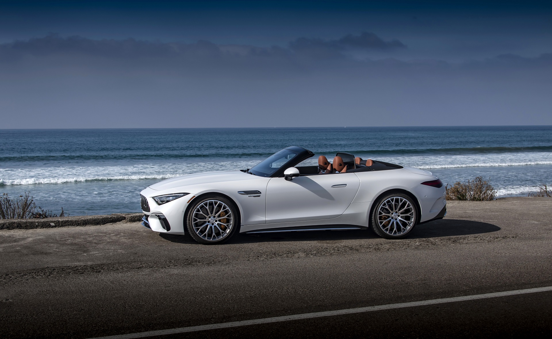 Download 2022 Mercedes-AMG SL 55 4Matic+ - US version - Side HD Wallpaper 1920x1179 #31