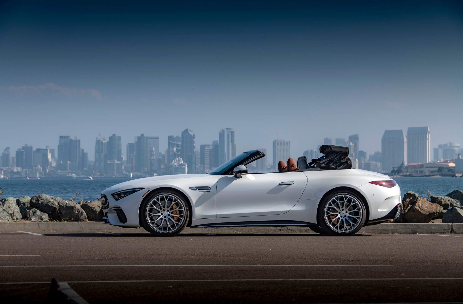 Download 2022 Mercedes-AMG SL 55 4Matic+ - US version - Side HD Wallpaper 1920x1261 #24