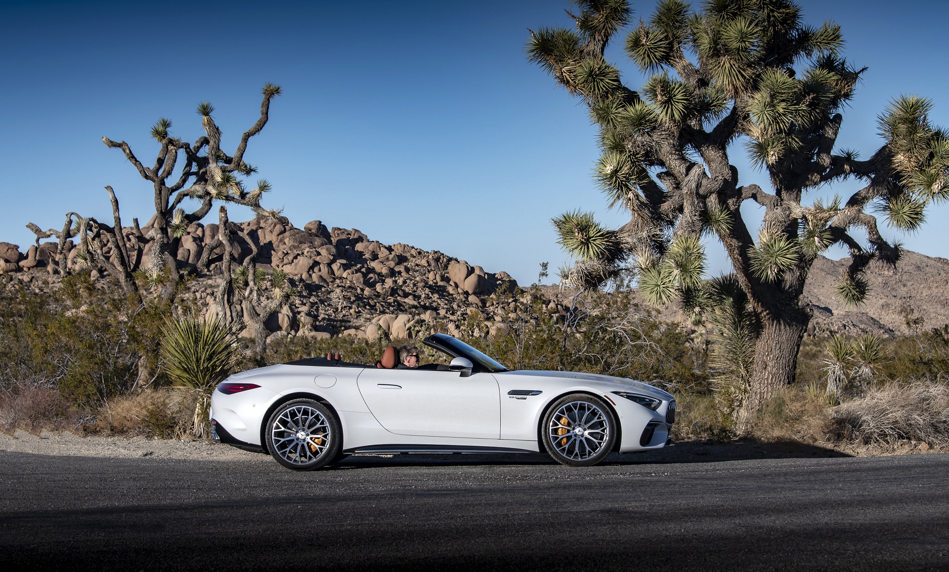 Download 2022 Mercedes-AMG SL 55 4Matic+ - US version - Side HD Wallpaper 1920x1158 #44