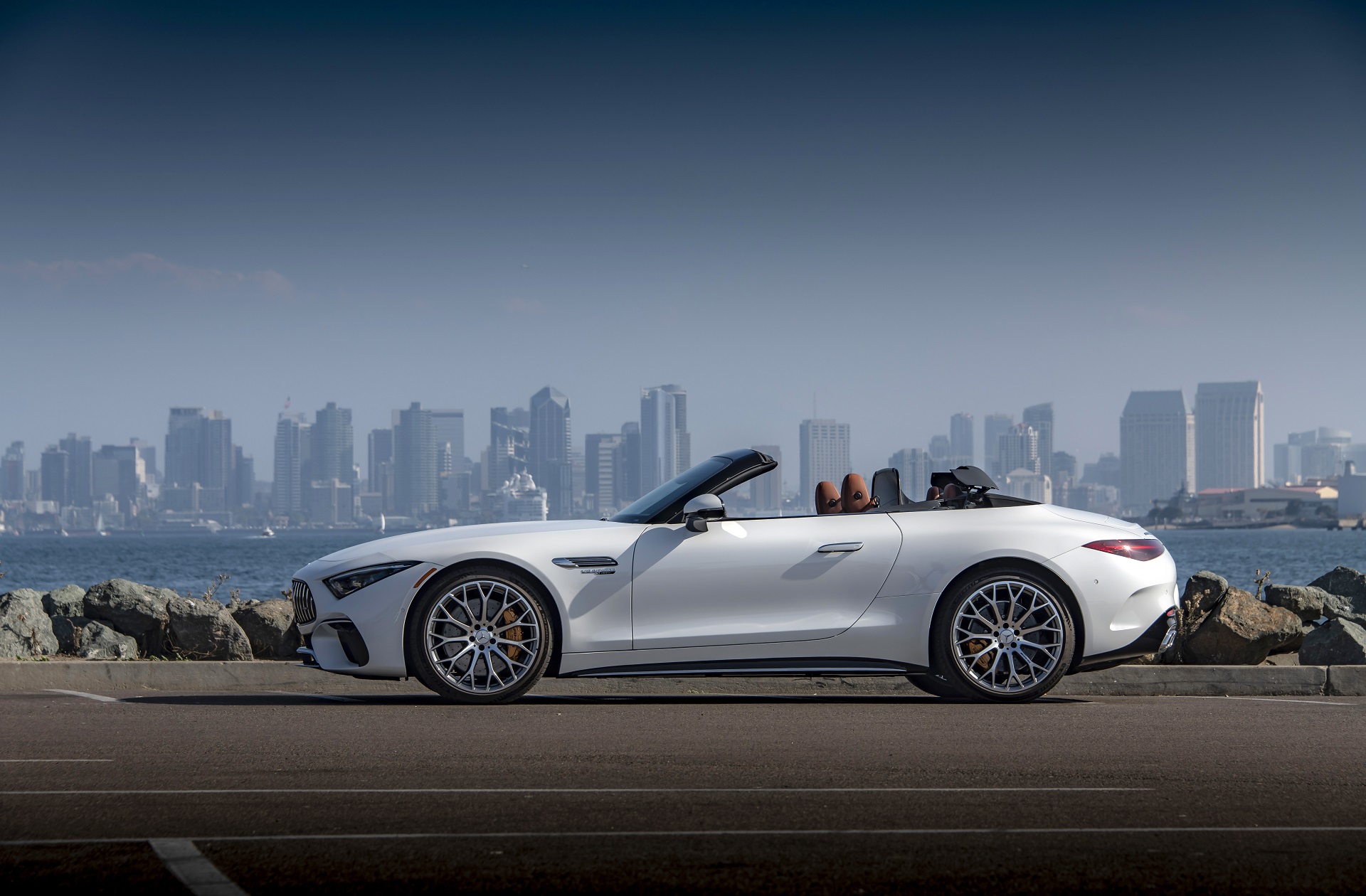 Download 2022 Mercedes-AMG SL 55 4Matic+ - US version - Side HD Wallpaper 1920x1260 #25