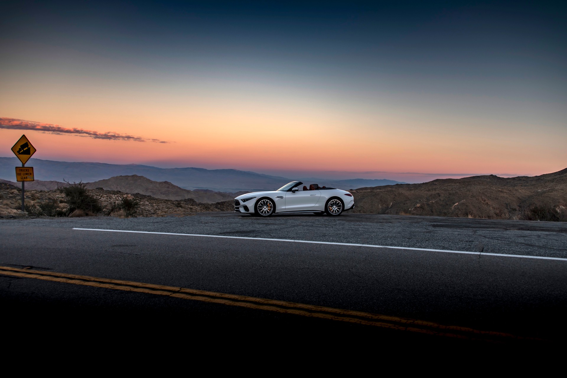 Download 2022 Mercedes-AMG SL 55 4Matic+ - US version - Side HD Wallpaper 1920x1280 #49