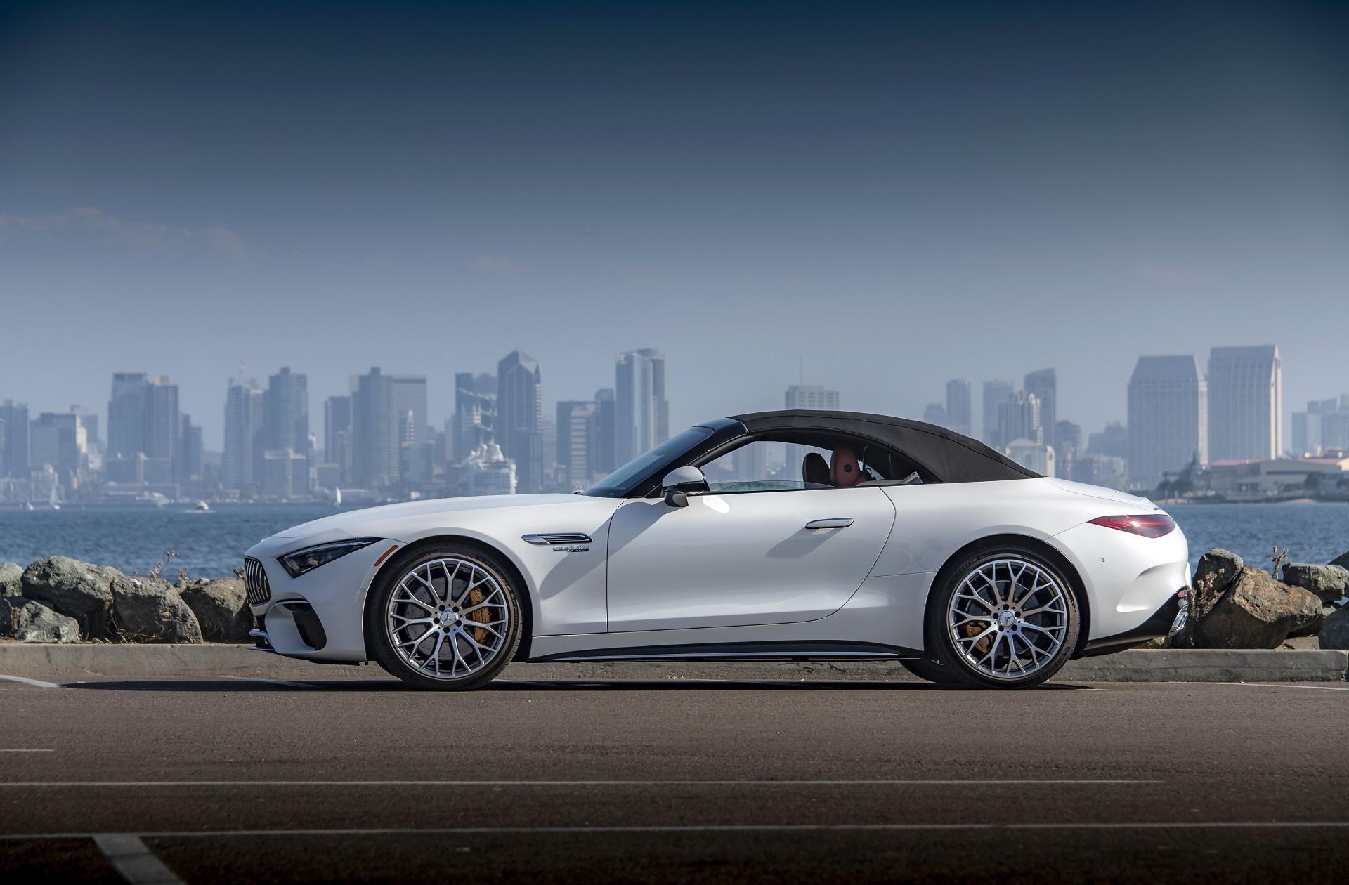 Download 2022 Mercedes-AMG SL 55 4Matic+ - US version - Side HD Wallpaper 1920x1260 #26