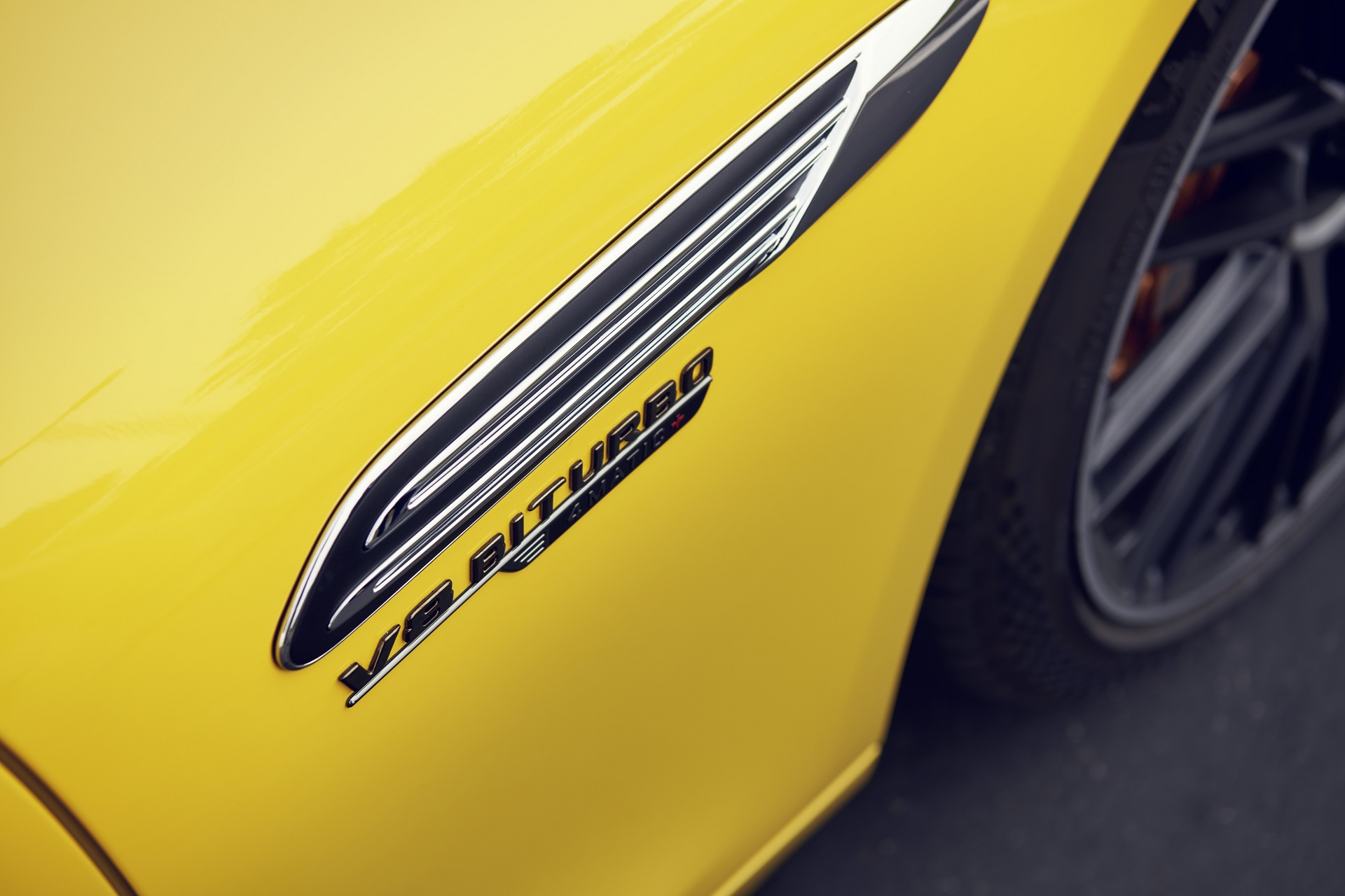 Download 2022 Mercedes-AMG SL 63 4Matic+ - US version - Badge HD Wallpaper 1920x1280 #27
