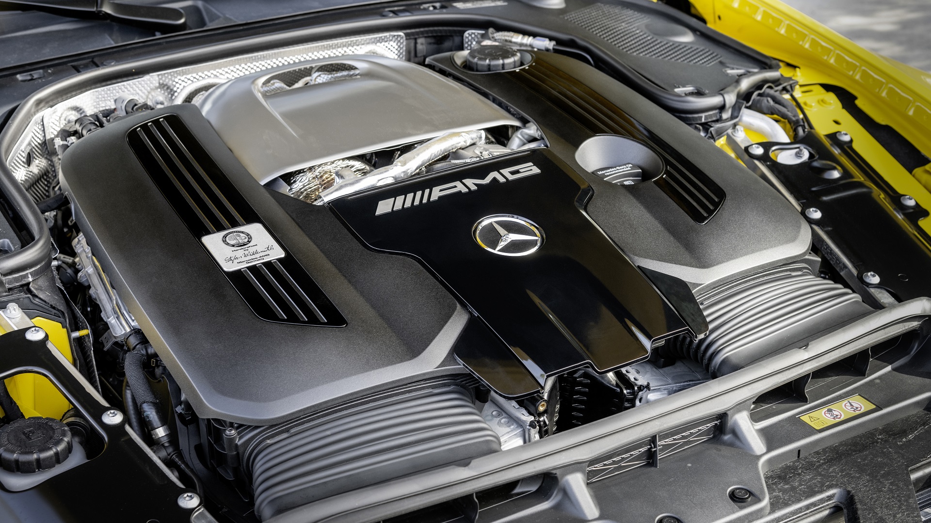 Download 2022 Mercedes-AMG SL 63 4Matic+ - US version - Engine HD Wallpaper 1920x1079 #33