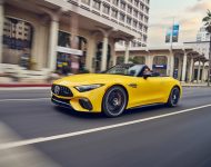 2022 Mercedes-AMG SL 63 4Matic+ - US version - Front Three-Quarter Wallpaper 190x150