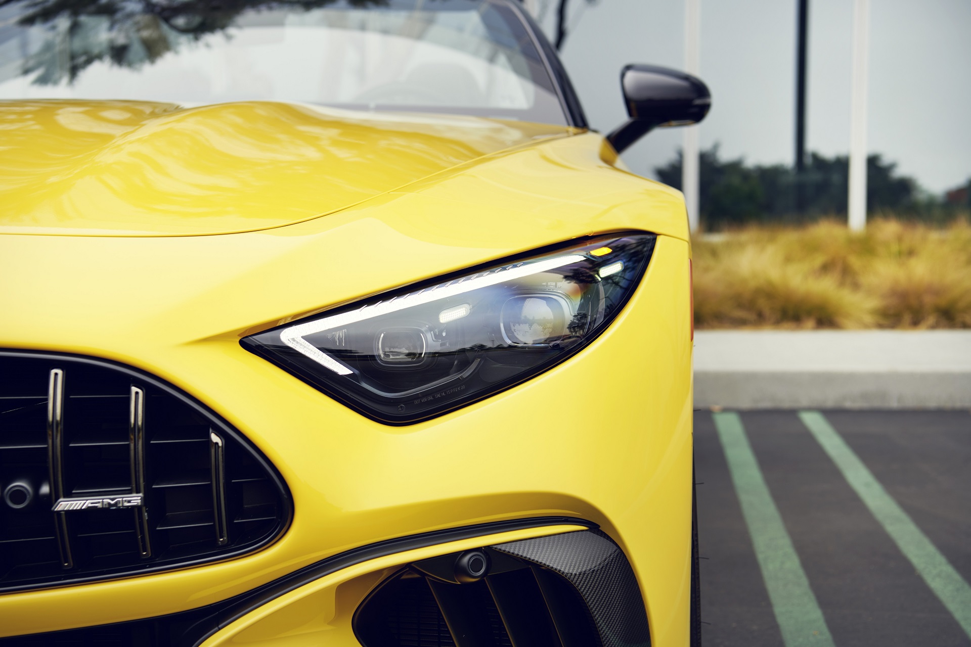 Download 2022 Mercedes-AMG SL 63 4Matic+ - US version - Headlight HD Wallpaper 1920x1280 #28