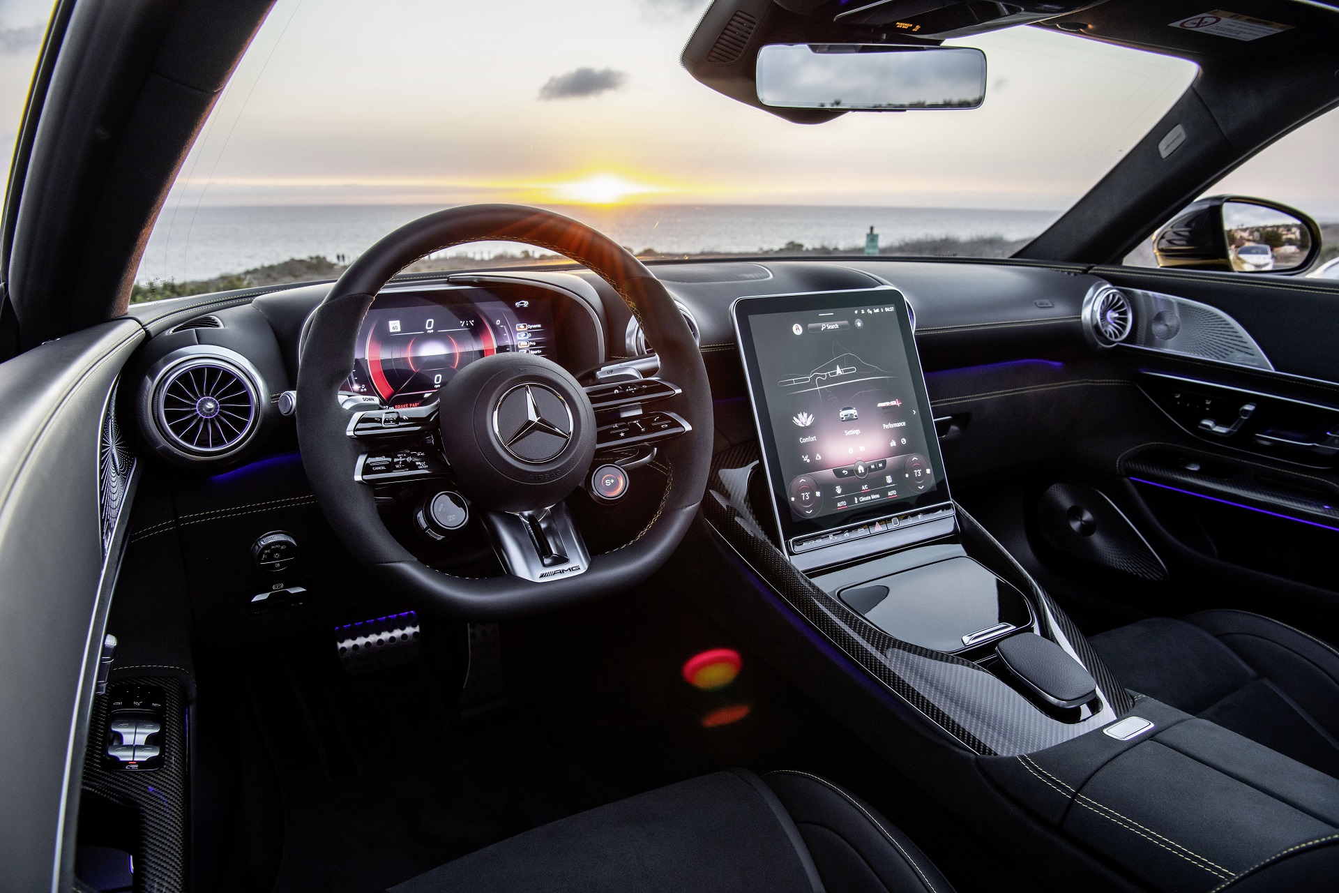 Download 2022 Mercedes-AMG SL 63 4Matic+ - US version - Interior HD Wallpaper 1920x1280 #36