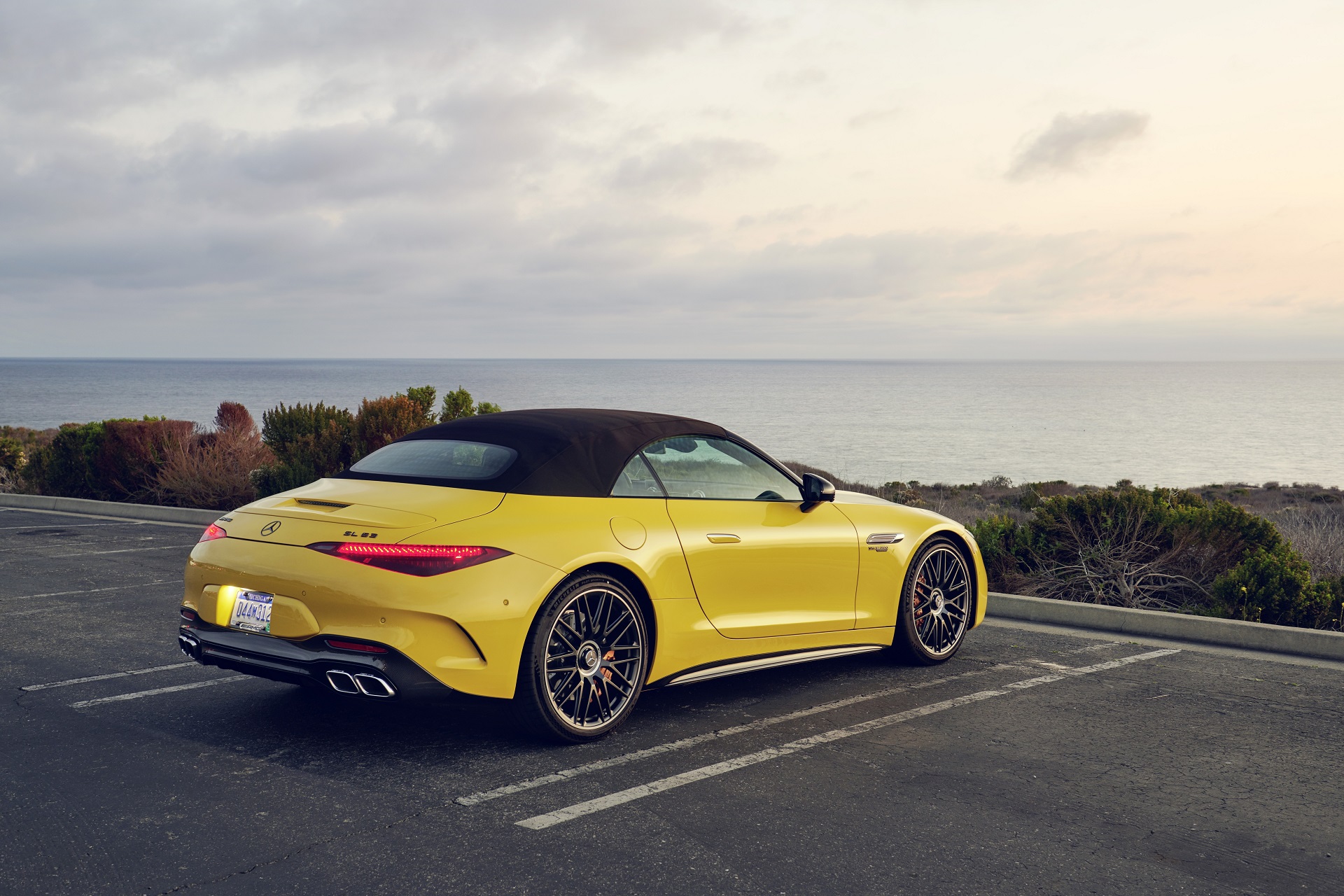 Download 2022 Mercedes-AMG SL 63 4Matic+ - US version - Rear Three-Quarter HD Wallpaper 1920x1280 #20
