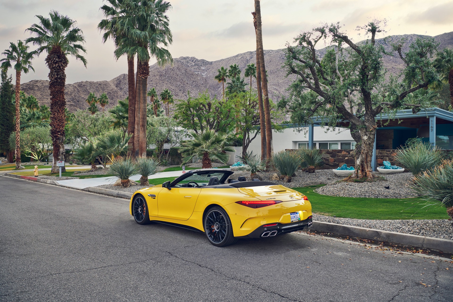 Download 2022 Mercedes-AMG SL 63 4Matic+ - US version - Rear Three-Quarter HD Wallpaper 1920x1280 #14