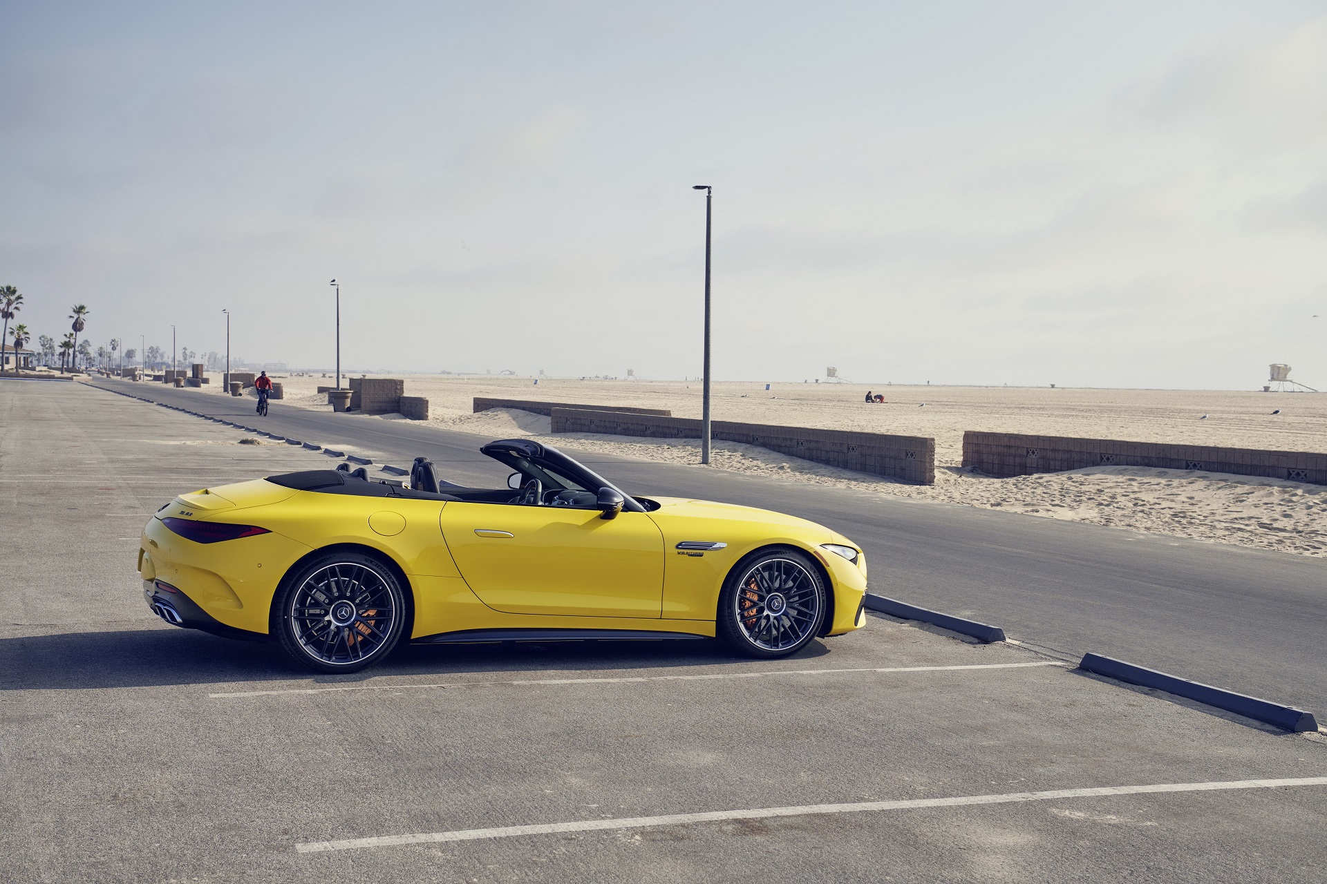 Download 2022 Mercedes-AMG SL 63 4Matic+ - US version - Side HD Wallpaper 1920x1280 #16