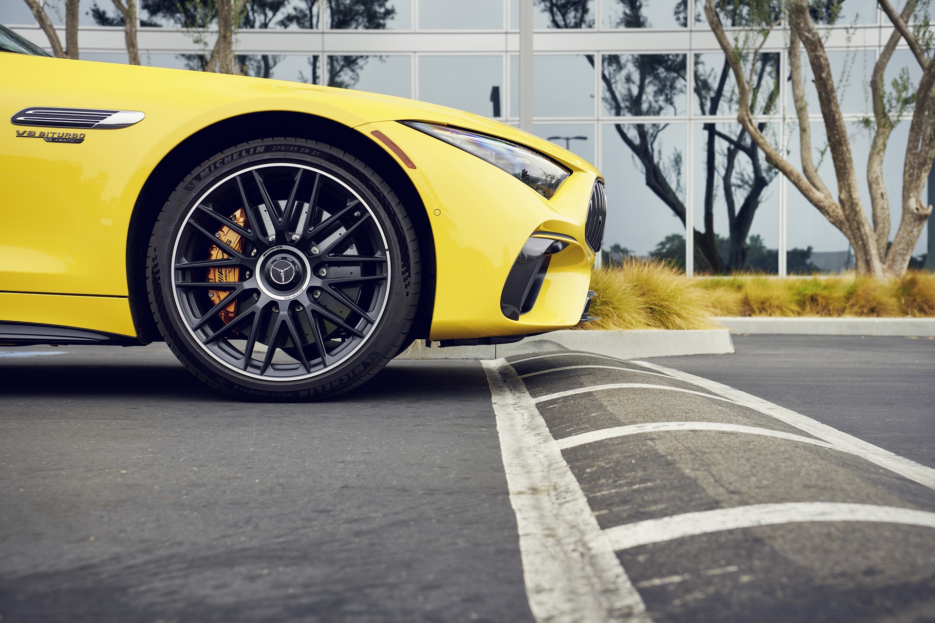 Download 2022 Mercedes-AMG SL 63 4Matic+ - US version - Wheel HD Wallpaper 1920x1280 #29