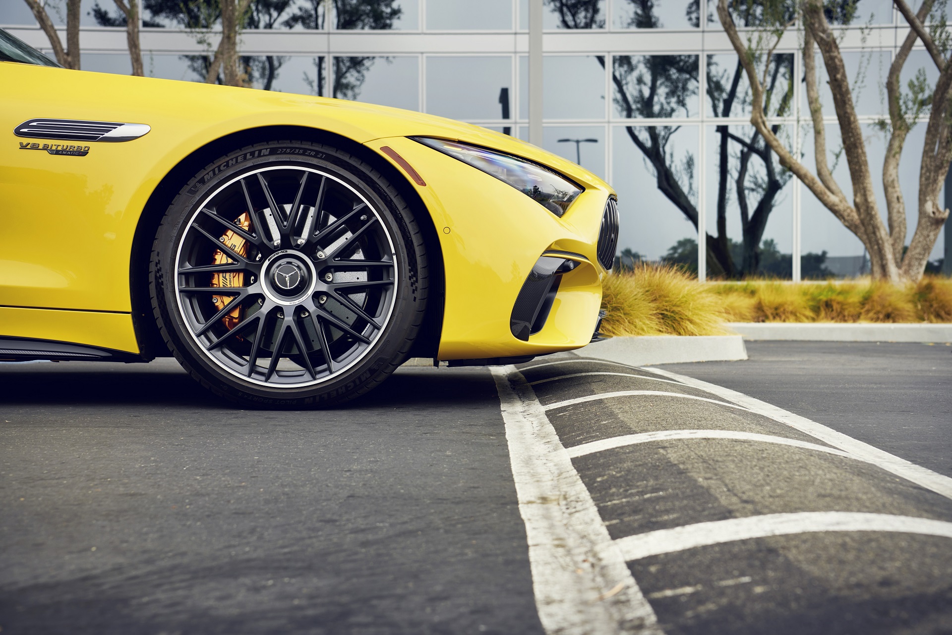 Download 2022 Mercedes-AMG SL 63 4Matic+ - US version - Wheel HD Wallpaper 1920x1280 #26