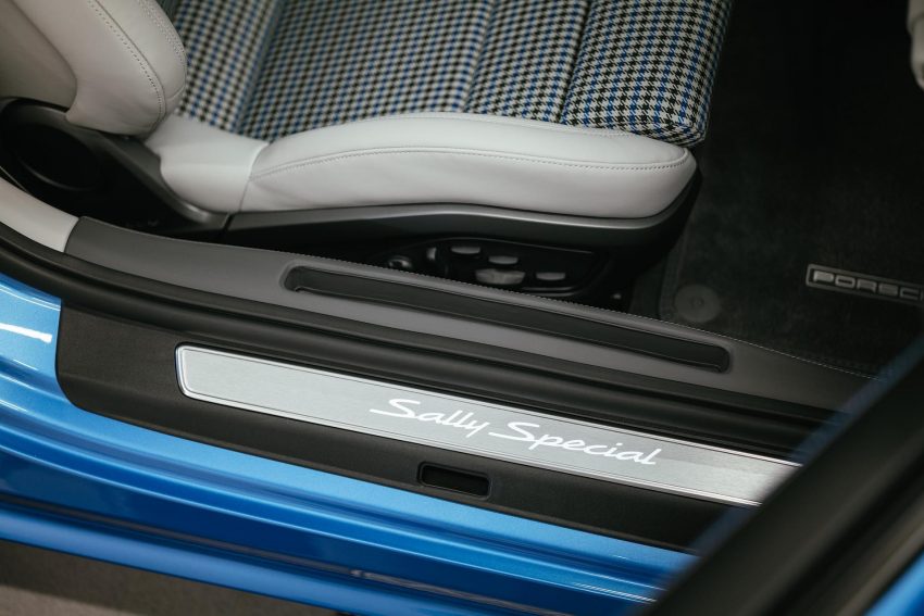 2022 Porsche 911 Sally Special - Door Sill Wallpaper 850x567 #38