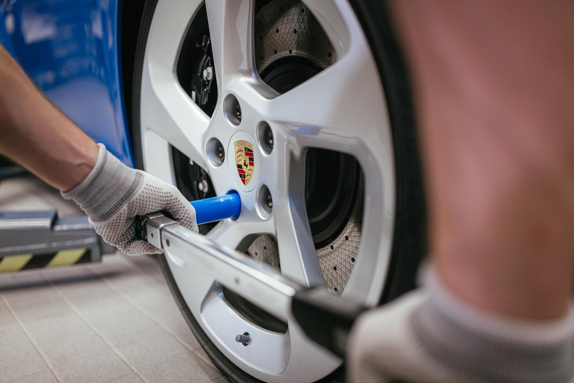 Download 2022 Porsche 911 Sally Special - Making Of HD Wallpaper 1920x1281 #85