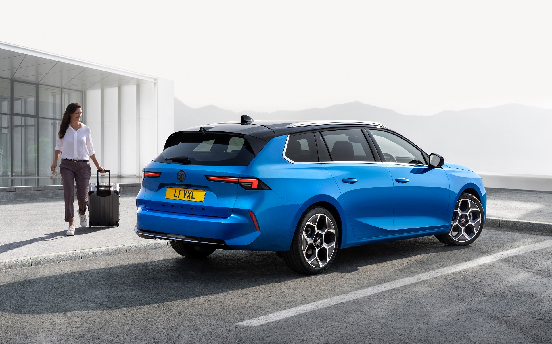 Download 2022 Vauxhall Astra Sports Tourer - Rear Three-Quarter HD Wallpaper 1920x1199 #10