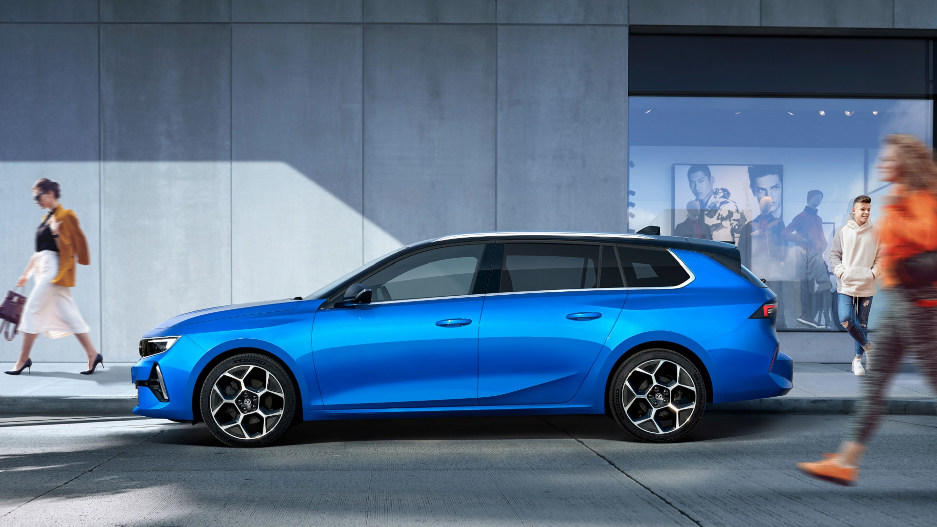 Download 2022 Vauxhall Astra Sports Tourer - Side HD Wallpaper 1921x1080 #12