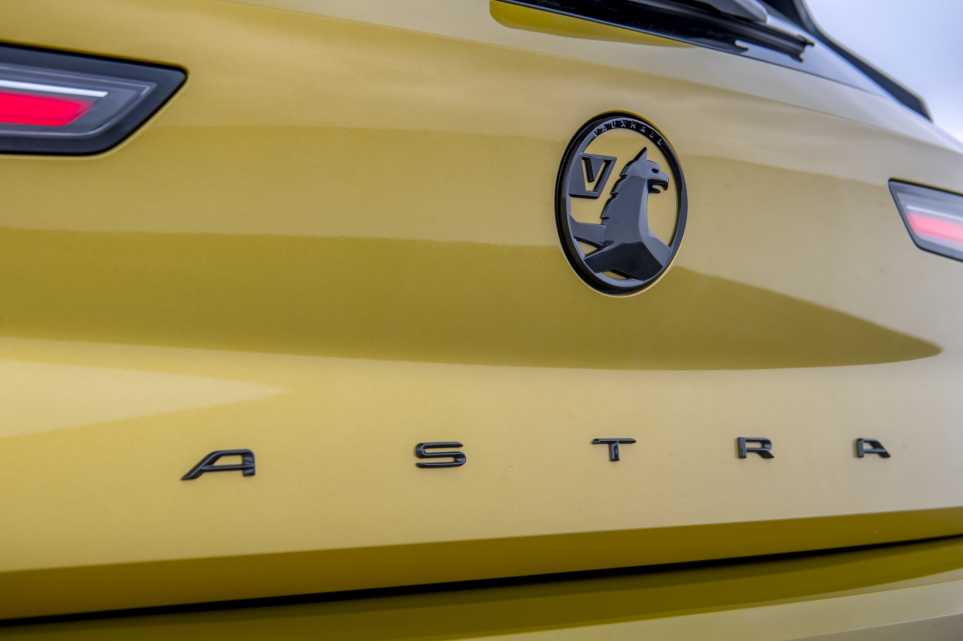 Download 2022 Vauxhall Astra Ultimate - Badge HD Wallpaper 1921x1280 #69