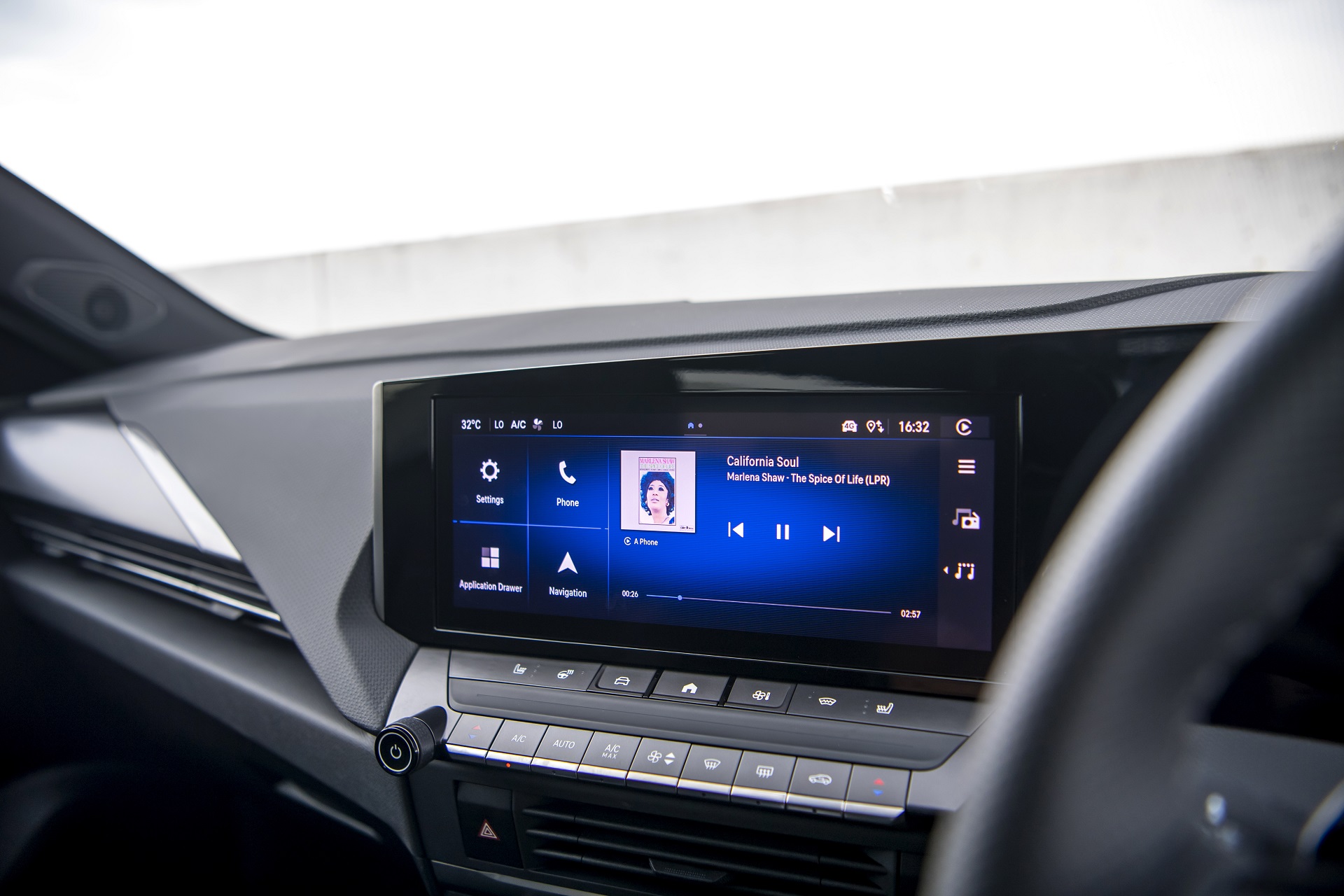 Download 2022 Vauxhall Astra Ultimate - Central Console HD Wallpaper 1920x1280 #83