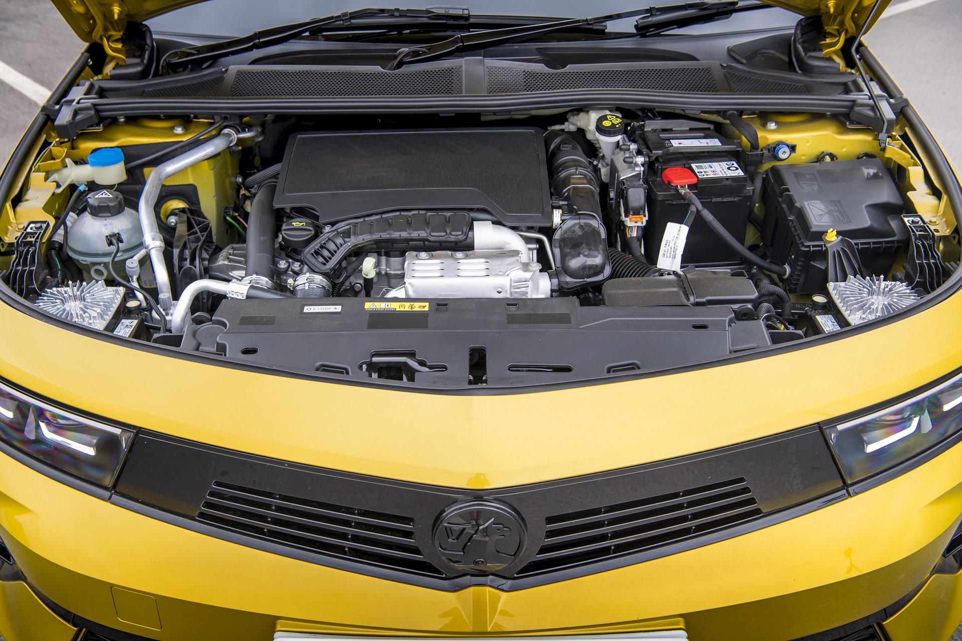 Download 2022 Vauxhall Astra Ultimate - Engine HD Wallpaper 1920x1280 #70