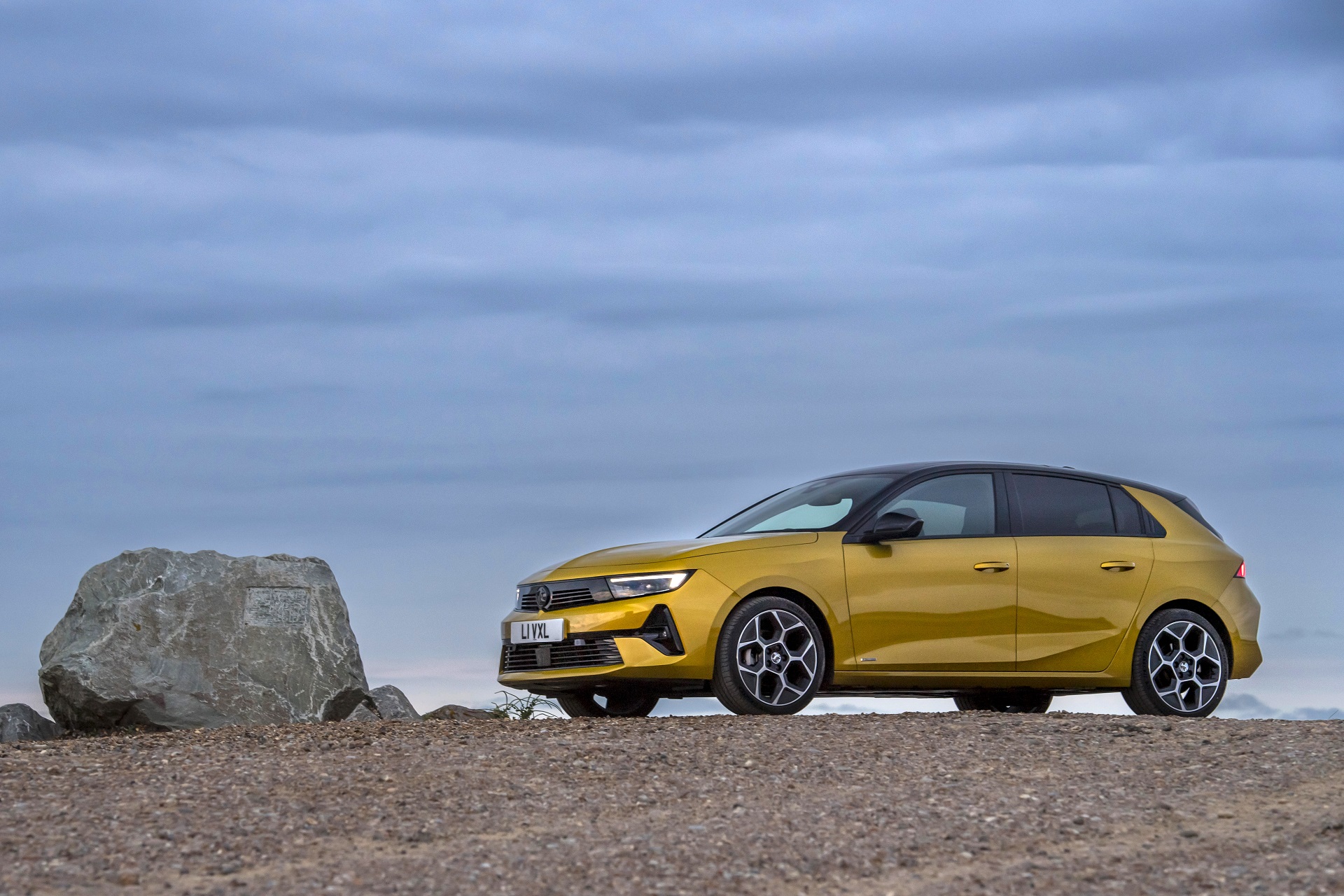 Download 2022 Vauxhall Astra Ultimate - Front Three-Quarter HD Wallpaper 1920x1280 #30