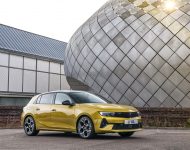 2022 Vauxhall Astra Ultimate - Front Three-Quarter Wallpaper 190x150
