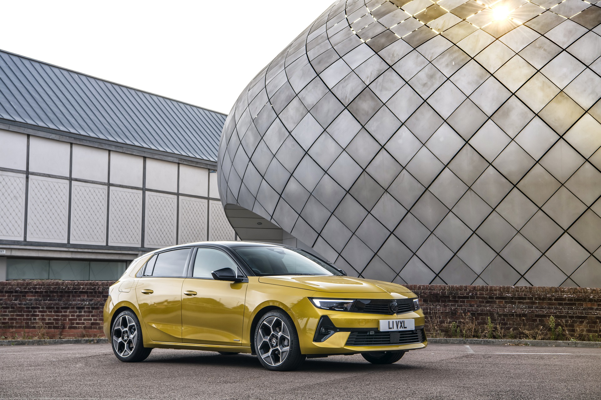 Download 2022 Vauxhall Astra Ultimate - Front Three-Quarter HD Wallpaper 1921x1280 #17