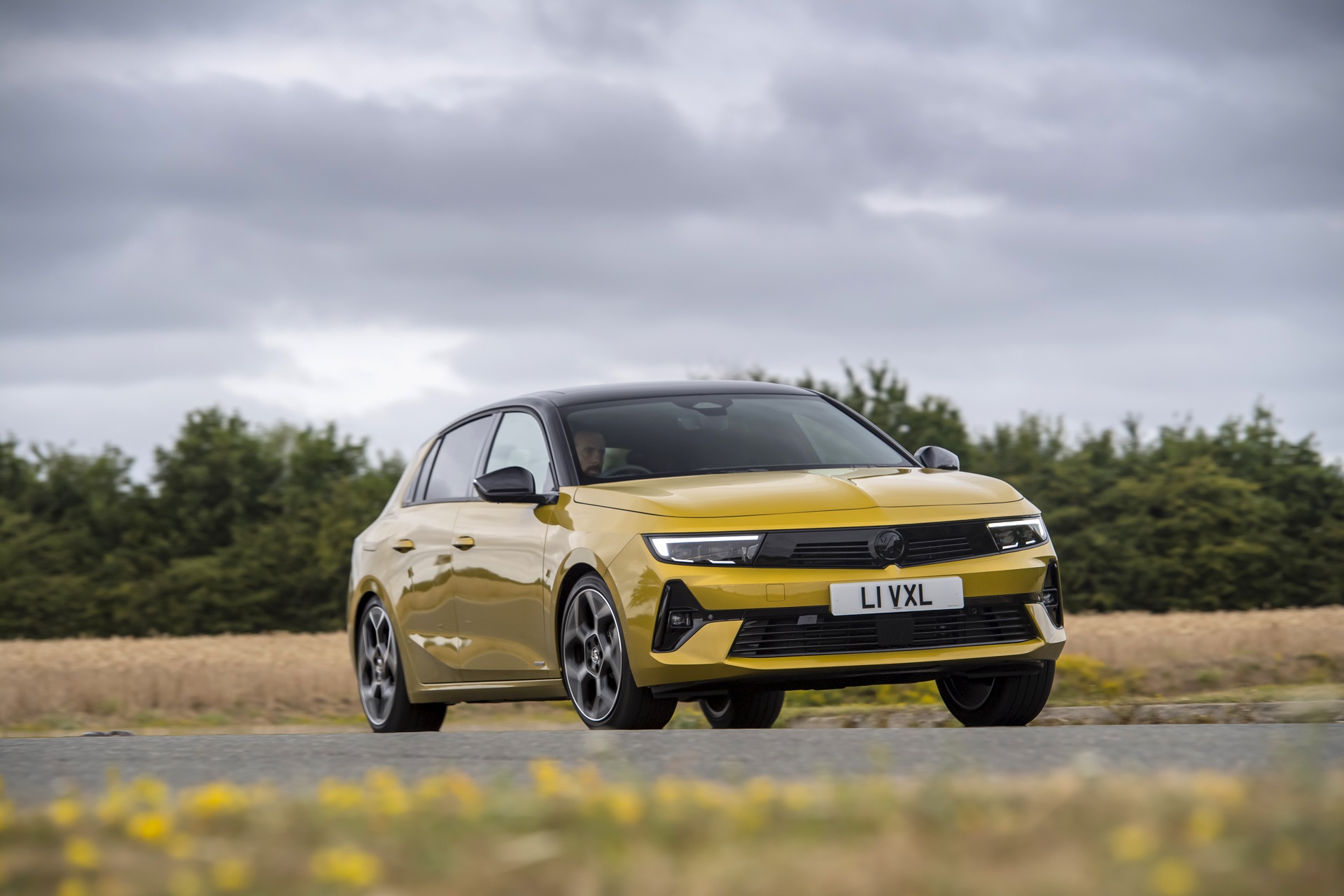 Download 2022 Vauxhall Astra Ultimate - Front Three-Quarter HD Wallpaper 1920x1280 #41