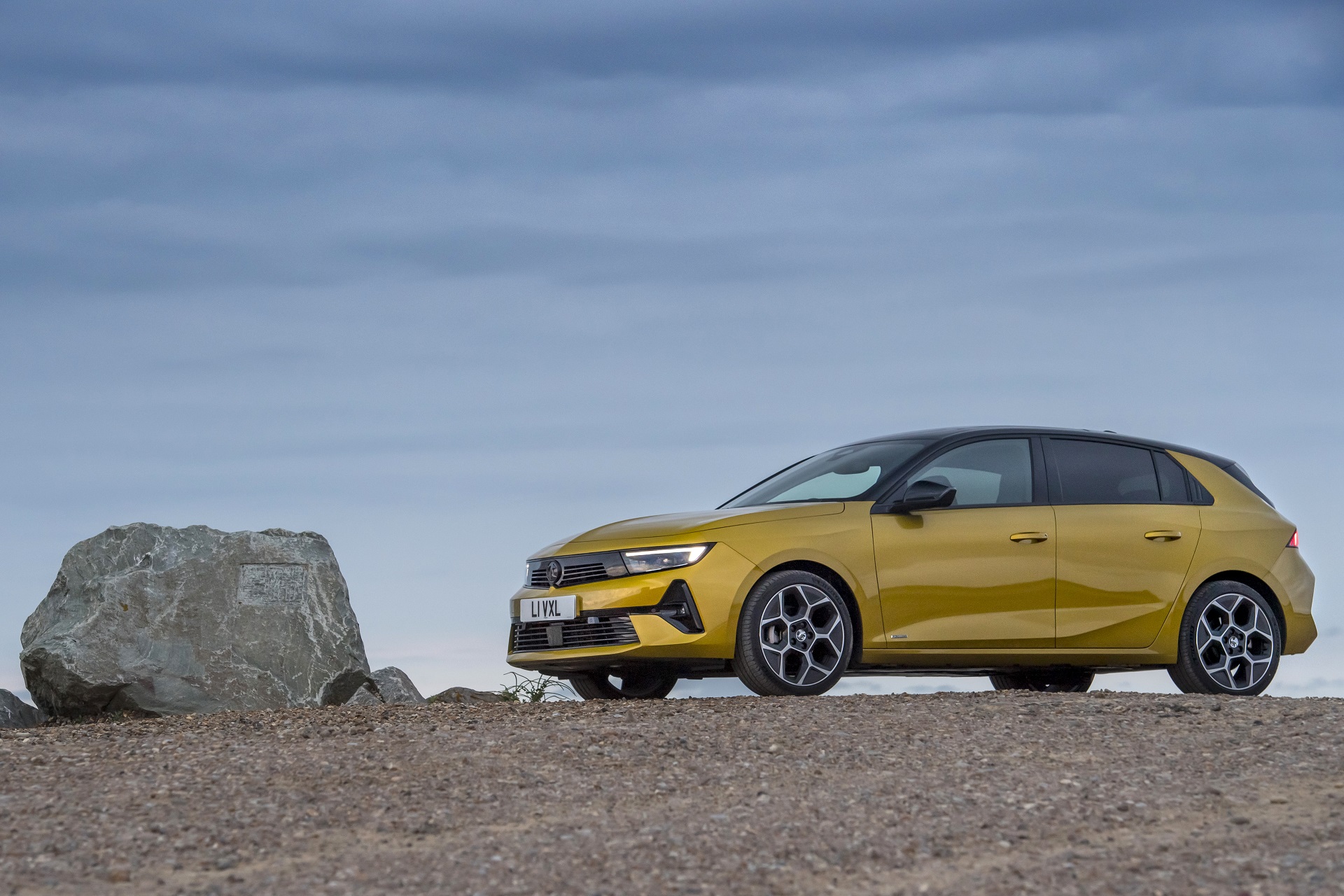 Download 2022 Vauxhall Astra Ultimate - Front Three-Quarter HD Wallpaper 1920x1280 #31