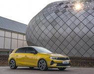 2022 Vauxhall Astra Ultimate - Front Three-Quarter Wallpaper 190x150