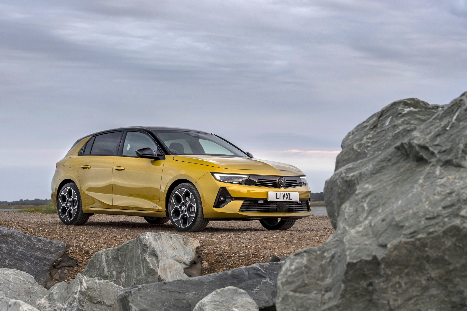 Download 2022 Vauxhall Astra Ultimate - Front Three-Quarter HD Wallpaper 1920x1280 #27