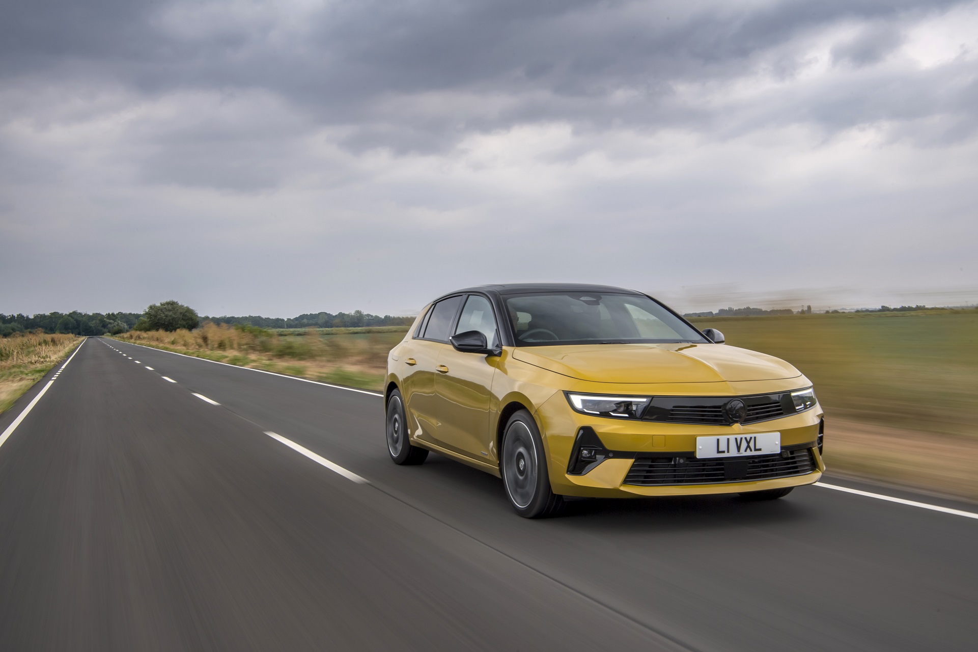 Download 2022 Vauxhall Astra Ultimate - Front Three-Quarter HD Wallpaper 1921x1280 #2