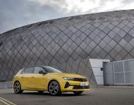 2022 Vauxhall Astra Ultimate - Front Three-Quarter Wallpaper 190x150