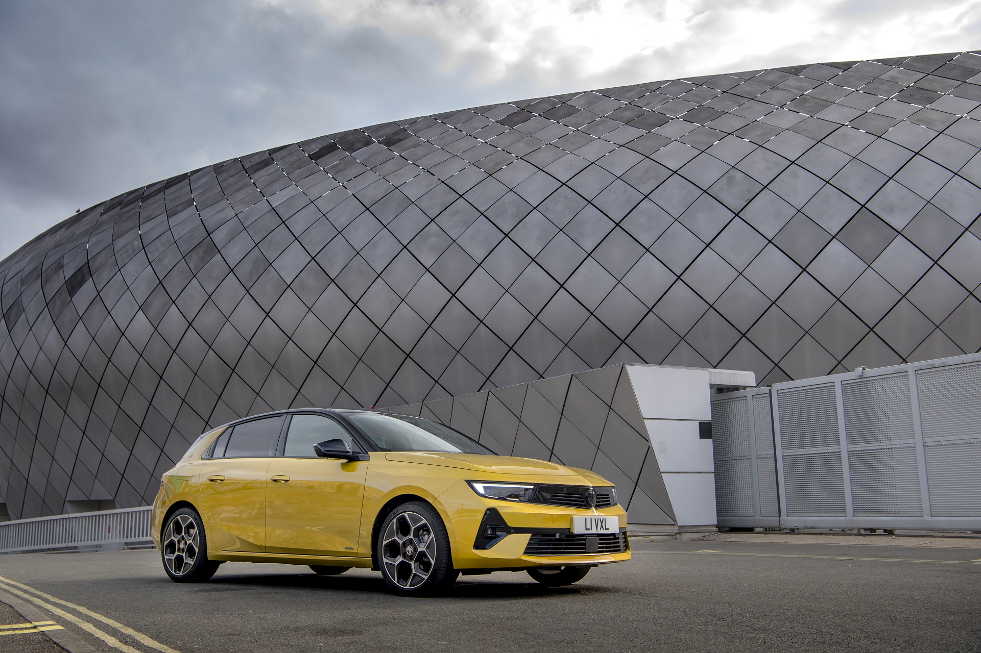 Download 2022 Vauxhall Astra Ultimate - Front Three-Quarter HD Wallpaper 1921x1280 #19